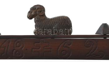 "1862" feliratú bárányos fa borotvatartó. Pásztormunka, kis szúette lyukakkal, 25×10×4 cm ...