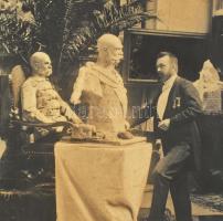 1897 Zala György (1858-1937) a Ferenc József császárról készült mellszoborral és Ferenc Józseffel mű...