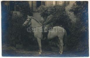 Magyar lovaskatona gyakorló felszerellésben / Hungarian cavalryman. photo