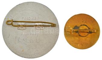 1939. "Egyesült Női Tábor 1939" (2xklf) az egyik zománcozott bronz jelvény (24mm) a másik ...
