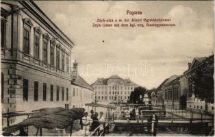 1913 Fogaras, Fagaras; Zeyk utca, M. kir. állami főgimnázium. Fleissig Jakab és Fia kiadása / Zeyk-Gasse mit dem kgl. ung. Staatsgymnasium / grammar school, street view (EK)