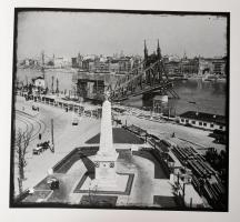 Tamási Miklós - Ungváry Krisztián: Budapest 1945. Bp., 2006, Corvina. Gazdag fekete-fehér képanyagga...