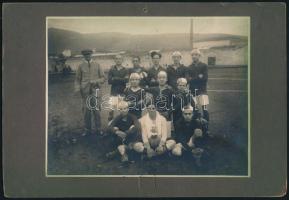 cca 1910-1955 Kőszegi György (1888-1955) labdarúgó, labdarúgó edző fotó hagyatéka, sok családi fotó,...