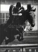 1982 Gebhardt György (1910-1993) budapesti fotóművész hagyatékából 1 db vintage fotóművészeti alkotás, feliratozva (Öttusa), ezüst zselatinos fotópapíron, 39,5x29 cm