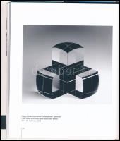 Botos Péter: Black & White. Bp., 2021, Pauker. Gazdag képanyaggal illusztrált. Kiadói kartonált ...