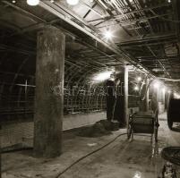 cca 1960 és 1985 között készült felvételek a metró építésről föld felett és föld alatt, 33 db vintag...