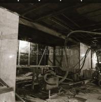 cca 1960 és 1985 között készült felvételek a metró építésről föld felett és föld alatt, 33 db vintag...