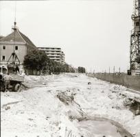 cca 1960 és 1985 között készült felvételek a metró építésről föld felett és föld alatt, 33 db vintag...