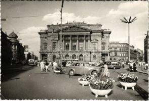 Budapest VIII. Nemzeti Színház (Népszínház) A Blaha Lujza téren, automobilok, autóbuszok, villamos. Képzőművészeti Alap (EK)