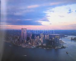 Robert Cameron - Paul Goldberger: Above New York (New York felett). Képes album. Cameron and Company...