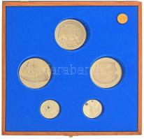 Csóka Zsuzsanna (1962-) 1996. "Millecentenárium" Ag emlékérem sorozat fa dísztokban a Babi...