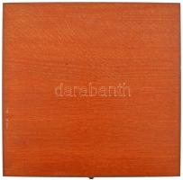 Csóka Zsuzsanna (1962-) 1996. "Millecentenárium" Ag emlékérem sorozat fa dísztokban a Babi...