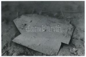 cca 1996 Ujvári Gábor soproni fotóművész feliratozott, vintage fotóművészeti alkotása (publikálva a néhai Fotó 1996/7. számában), ezüst zselatinos fotópapíron, 18x24 cm