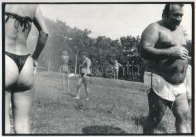 cca 1987 A néhai Képes7 című magazin archívumából 1 db jelzés nélküli vintage fotó (Benkő Imrét szerzőként vélelmezve), ezüst zselatinos fotópapíron, 16,3x23,8 cm