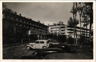 Mátra, Hotel Kékes szálloda, automobilok