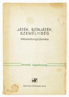 Játék, színjáték, személyiség. Dokumentumgyűjtemény. Összeállította: Gabnai Katalin. (Bp., 1981), Népművelési Propaganda Iroda. Kiadói papírkötés, foltos.