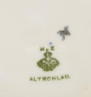 MZ Altrohlau I. világháborús magyar huszárok bögre. Matricás, jelzett, kopásokkal. m: 9,5 cm