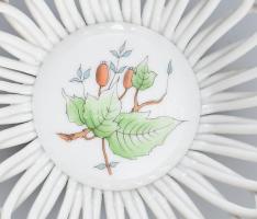 Herendi csipkebogyó mintás fonott kosár kínáló. 2. oszt. jelzéssel, hibátlan, d: 13 cm