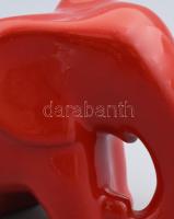 Walter Bosse, Staatliche Majolika Manufactur: Elefánt. 1959-1979 között készült vérvörös mázas kerám...