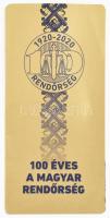 100 éves a Magyar Rendőrség 1920-2020, emléklap fém jelvénnyel (70x68 mm) és kitűzővel (15x12 mm)