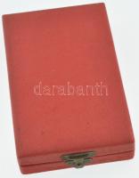 1964. "Munka Érdemrend" arany fokozata, zománcozott bronz kitüntetés mellszalagon, miniatű...