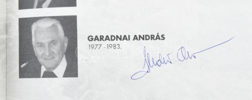 A magyar Duna-tengerhajózás története. I-II. köt. Főszerk.: Hadnagy Gábor. (DEDIKÁLT). Bp., 2017-201...