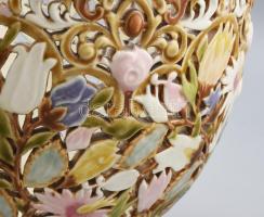 Zsolnay virágtartó díszedény - a Rokokó-sorozatból. 1892 körül. Formába öntött porcelánfajansz. Legy...