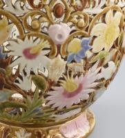 Zsolnay virágtartó díszedény - a Rokokó-sorozatból. 1892 körül. Formába öntött porcelánfajansz. Legy...
