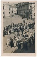 1940 Nagyvárad, Oradea; utca részlet 4 nappal a bevonulás után / street view four days after the entry of the Hungarian troops. photo