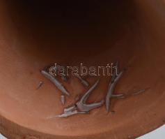 Antalfiné Szente Katalin: Fehér ruhás éneklő lány. Jelzett, kis kopottsággal, m: 21 cm