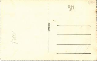 Magyar katona kitüntetésekkel / Hungarian military, soldier. Berzéki műterem (Debrecen) photo