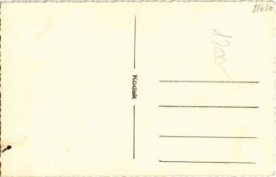 Magyar katona kitüntetésekkel / Hungarian military, soldier. Berzéki műterem (Debrecen) photo