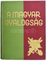 A magyar gyalogság. A magyar gyalogos katona története. Szerk.: Doromby József, és Reé László. Vitéz Szurmay Sándor báró ny. honvédelmi miniszter, gyalogsági tábornok előszavával.Írták: Ajtay Endre, Asztalos Miklós, Berkó István, Clauser Mihály, Csapody Csaba, Deseő Lajos, Doromby József, Erdélyi Gyula, Julier Ferenc, Kratochwil Károly, Kubinyi Gyula, Markó Árpád, Németh Lajos, Nyáry Iván, Péczely László, Rédvay István.  I. rész: A magyar gyalogság fejlődése a történeti kor kezdetétől az Árpádház kihalásáig.;  II. rész: Az 1914-1918. évi világháború.;  III. rész: A magyar gyalogság fényképcsarnoka. Adattár.;   Bp., [1939.], Reé László. (Merkantil ny.), 8+17-463+32+49+94 p. Szövegközti képekkel, térképekkel gazdagon illusztrált. Kiadói aranyozott, dombornyomásos egészvászon-kötés, egészen apró kopásnyomokkal, és a hátoldalán apró felületi sérülésekkel, de alapvetően jó állapotban.