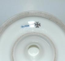 I. Világháború idején készített Királyi Porcelán (KPM Manufaktur, Berlin) váza áttört kehelyben, alj...