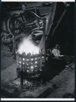 cca 1933 Brassai (eredetileg Halász Gyula) (1899-1984) magyar - francia fotóművész felvétele (Párizs éjjel című fotósorozatából), 1 db modern nagyítás a néhai Lapkiadó Vállalat központi fotólaborjának archívumából, jelzés nélkül, 21x15 cm