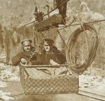 cca 1916 Bolgár tiszt drótkötél vasúton utazik az olasz fronton egy osztrák-magyar állásba. Fotó, ka...