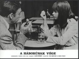 cca 1966 ,,A háborúnak vége" című francia - svéd film jelenetei és szereplői (főszereplő Yves M...