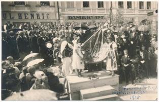 1935 Fogaras, Fagaras; Fogarasi Magyar Dalegylet zászlószentelése / consecration of the Hungarian Choir Association&#039;s flag. photo (vágott / cut)