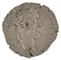 Római Birodalom / Róma / Commodus 190. Denarius Ag (2,92g) T:VF,F rep. Roman Empire / Rome / Commodus 190. Denarius Ag "M COMM [ANT P FEL] AVG BRIT P P / [P M TR P XV IM]P VIII COS VI" (2,92g) C:VF,F cracks RIC IV 212