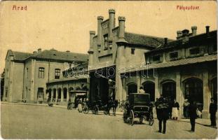 1911 Arad, TVV (Tiszavidéki Vasúttársaság) vasútállomása, pályaudvar, lovas hintók. W.L. 209. / railway station, horse chariots (gyűrődések / creases)