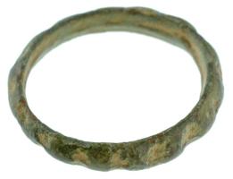 Kelták / Lausitzi kultúra(?) i.e. XIII-V. század Gyűrűpénz (?) bronz T:XF patina  Celtic Tribes / Lusatian culture(?) 13th - 5th century C.E. bronze ring money (?) C:XF patina