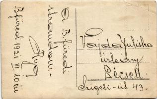 1921 Balatonfüred, padon ülő hölgy a parkban. photo (fa)