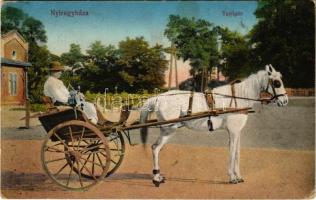 1915 Nyíregyháza, taligás. Vasúti levelezőlapárusítás 40. sz. (EK)