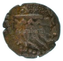 Kelták Kr.e. ~II-I. század bronz érme (2,45g) T:VF Celtic Tribes ~2nd-1st century BC bronze coin (2,45g) C:VF