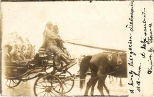 1918 Debrecen, A király látogatása, IV. Károly és Zita királyné a helyi vasútnál. photo