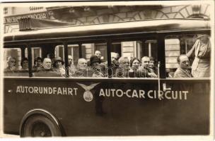 Budapest V. IBUSZ Autorundfahrt autóbuszos kirándulás, Mechanikai szövőgyár üzlete. Magyar Erzsi fényképész, photo