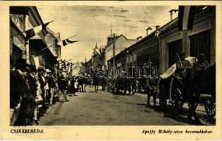 Csíkszereda, Miercurea Ciuc; Apaffy Mihály utca a bevonuláskor. Vákár L. kiadása / entry of the Hungarian troops (EK)