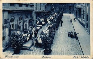 1928 Budapest V. Mátyás pince, nyári helyiség, oldalkerekes motorkerékpár, vendégek és pincérek. Tulajdonos Baldauf Mátyás. Eskü tér 6. (EK)