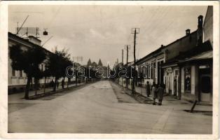 1942 Máramarossziget, Sighetu Marmatiei; utca, Balogh üzlete. Kiadja özv. Kincsesy Bogdánné / street view, shops