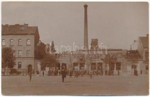 1911 Győr, a leégett Meller Ignácz és társa olajgyár a tűz után, az iskola falai is jó kormosak lettek. photo (EK)